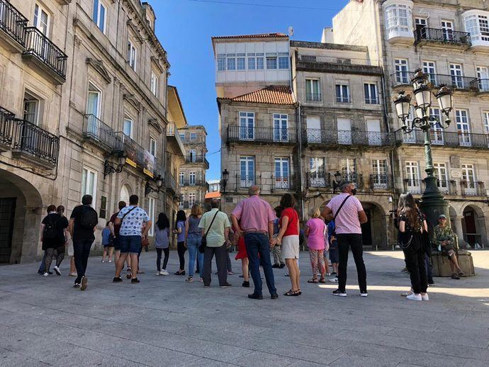 Turistas españoles durante sus viajes.