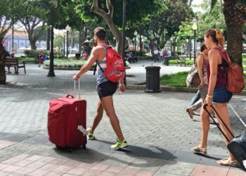 Dos de cada tres españoles han cambiado sus vacaciones por la inflación