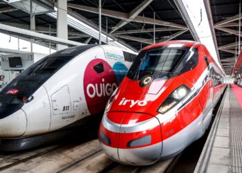 El tren capta casi cinco millones de viajeros que antes usaban coche o avión