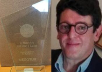 Eugenio de Quesada recibe el Premio AECIT de la Comunicación a NEXOTUR