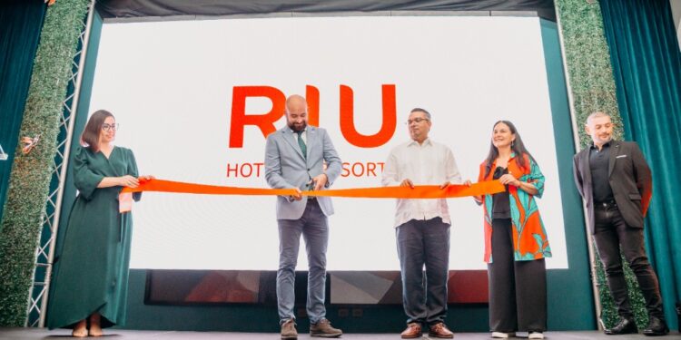 Inauguración del hotel.