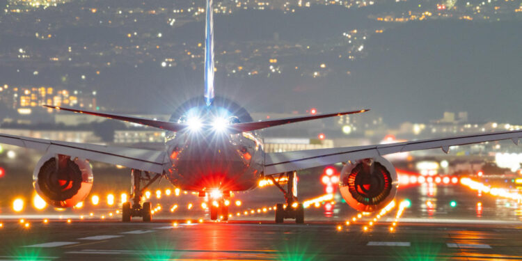 Avión en aterrizaje.