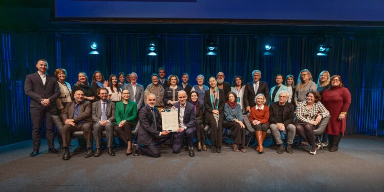 Representantes de las 35 Organizaciones nacionales de Turismo.
