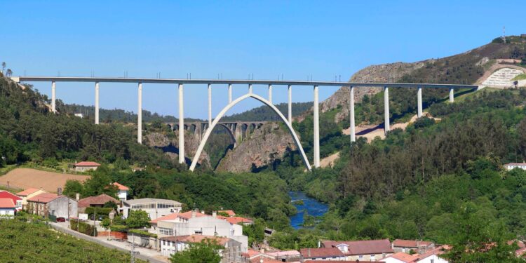 Viaducto ferroviario del río Ulla.