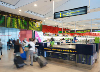 La CNMC aprueba subir un 6,4% las tarifas aeroportuarias de AENA para 2026