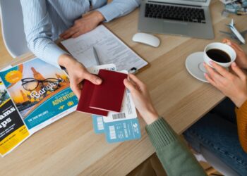 El crecimiento de las agencias se modera en verano: sus ventas aumentaron un 0,5%