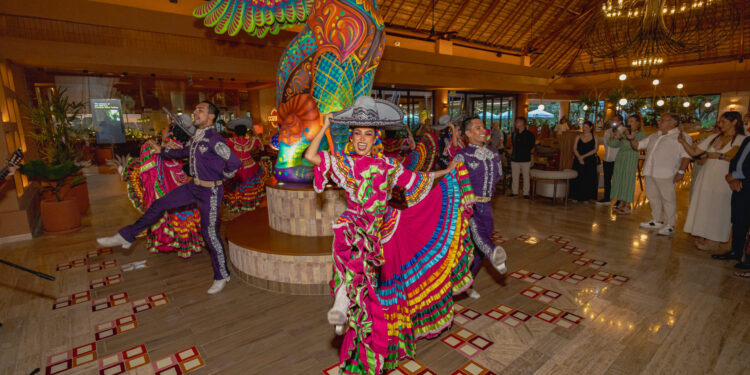 Inauguración del hotel.