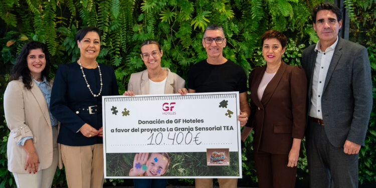 Donación del cheque.