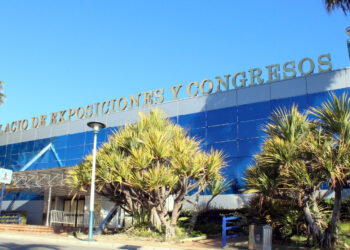 Estepona inicia el proceso para instalar placas fotovoltaicas en su palacio de congresos