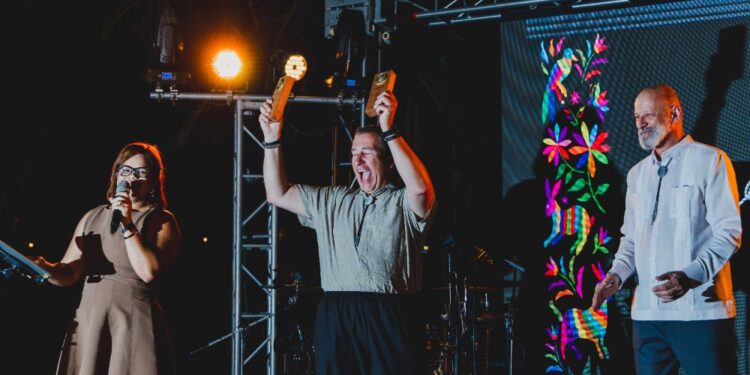 Uno de los premiados en la gala.