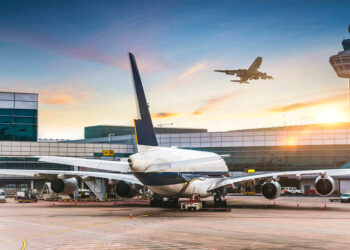 El tráfico aéreo mundial crece casi un 7% en octubre impulsado por la demanda internacional