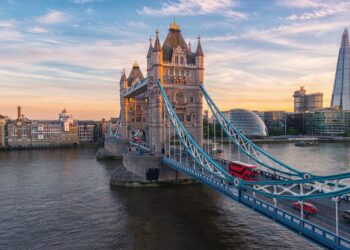 Londres, Ámsterdam y París: destinos de los españoles para el puente de la Constitución
