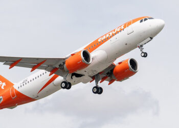 easyJet ofrecerá 4,6 millones de asientos en España para el invierno 2026/2027