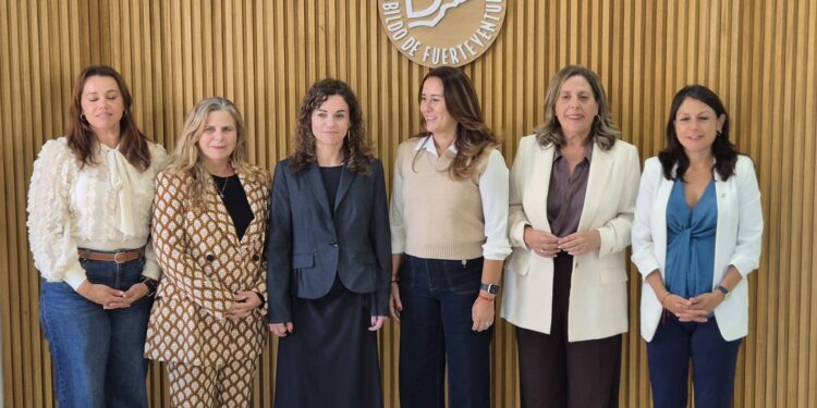 Visita de la secretaria de Estado de Turismo, Rosario Sánchez, a Fuerteventura.