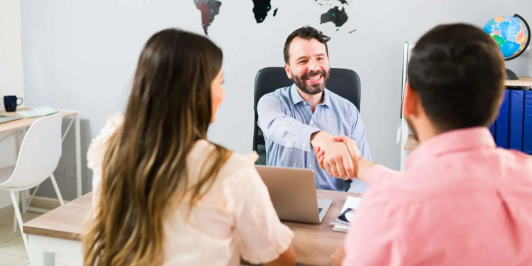 Actividad en agencia.