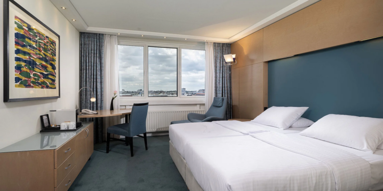 Los precios hoteleros en España bajan un 2% en fin de año