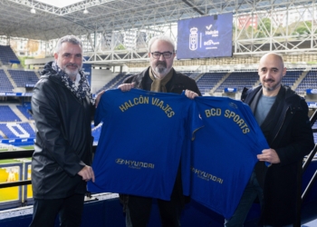 El Real Oviedo, BCD Sports y Halcón Viajes amplían su acuerdo