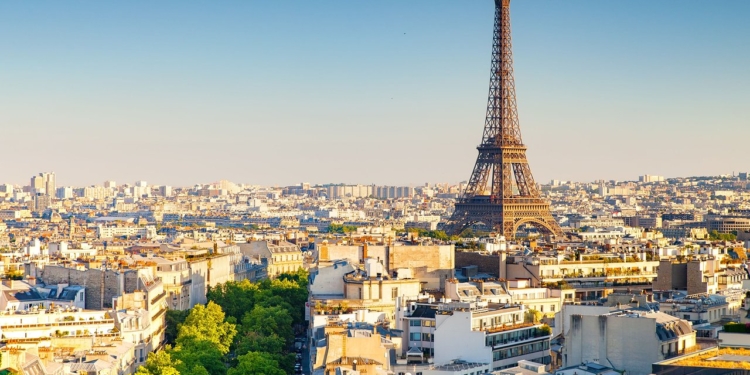 Vista de París con la Torre Eiffel.