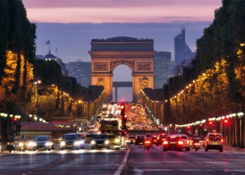 Francia consolida su liderazgo turístico en 2025 con 102 millones de visitantes