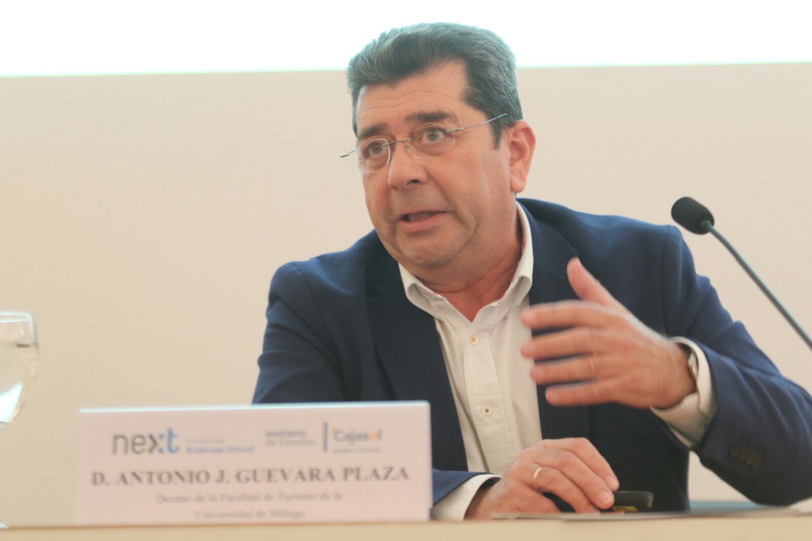 La Mesa del Turismo y CEDTUR unen fuerzas para estructurar los recursos humanos en el Sector