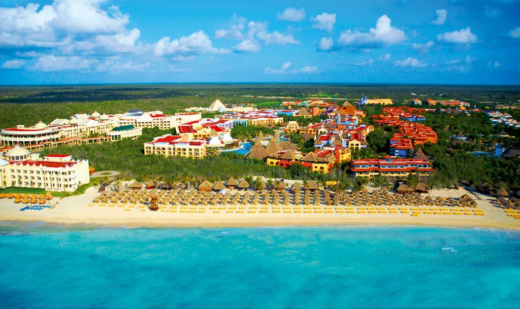 Grupo Iberostar celebra el Día de los Oceanos