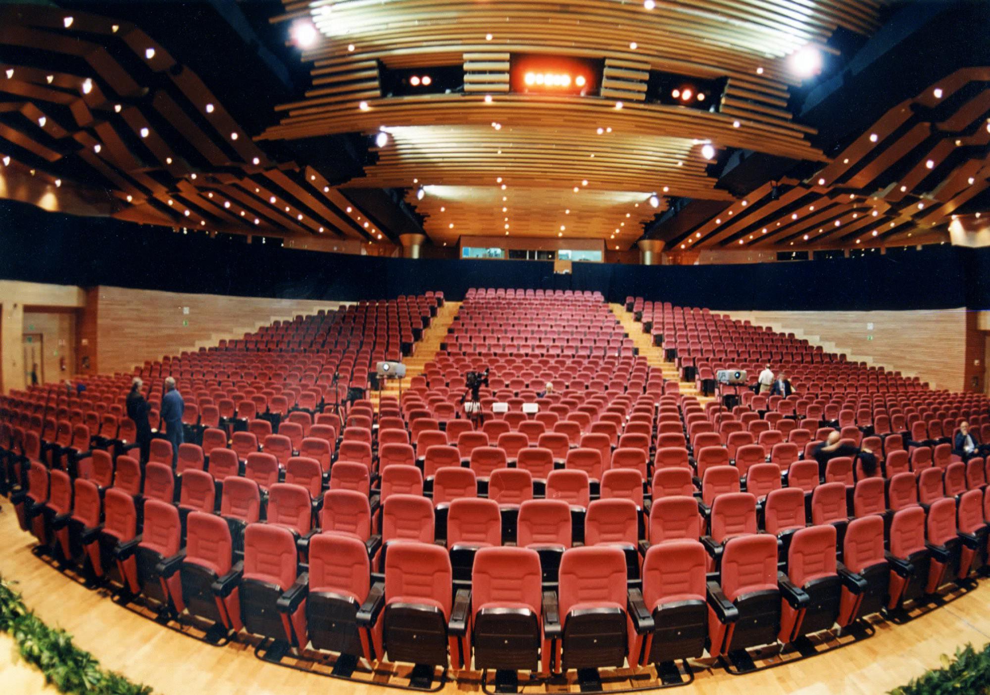 Granada rozó en 2022 los 400 congresos, que generaron un impacto económico de 39 millones de euros