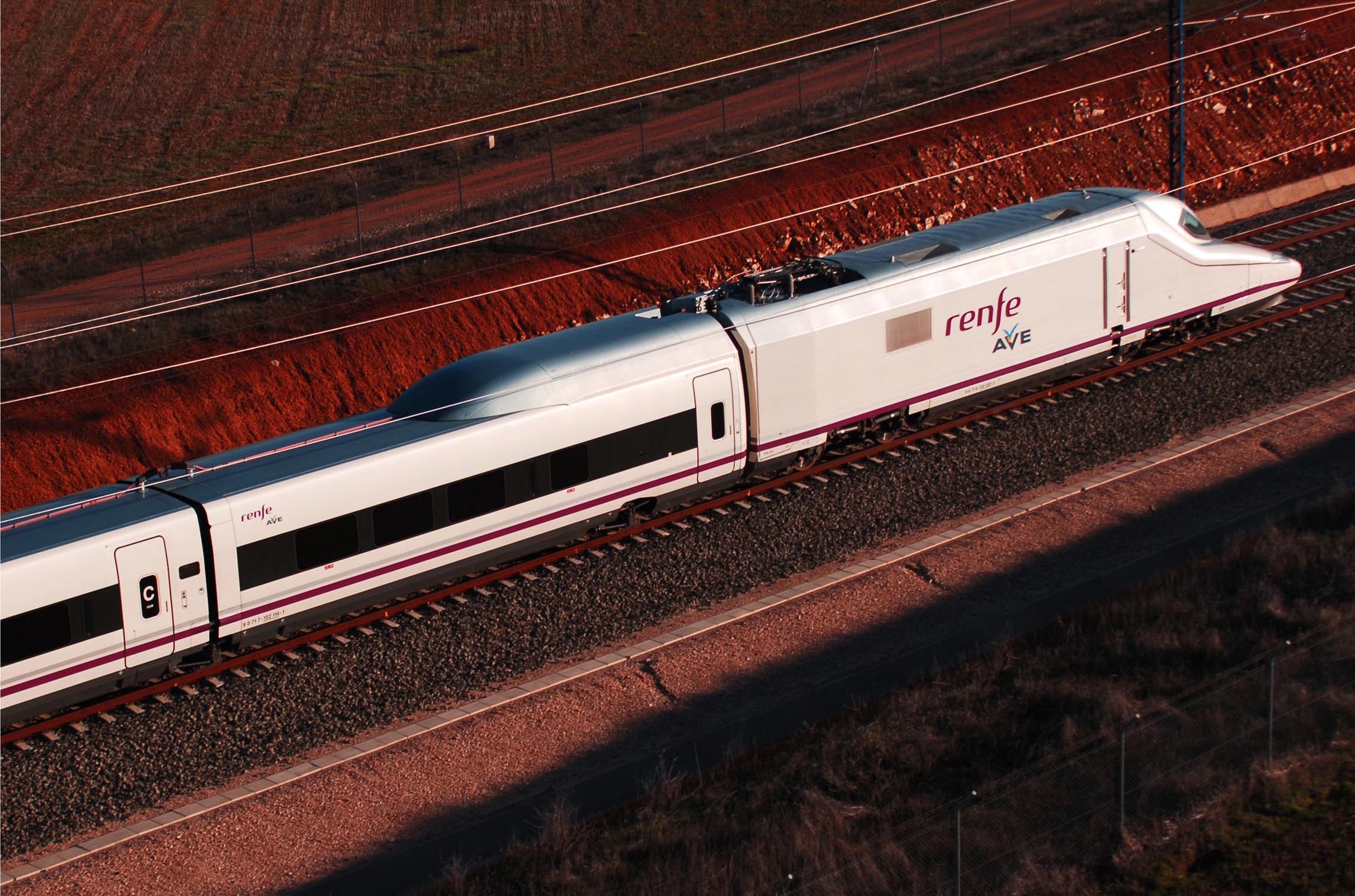 Renfe refuerza su oferta para la operación retorno