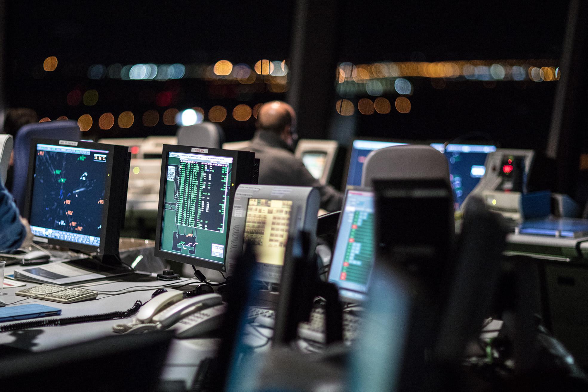 ENAIRE gestionó más de 183.000 vuelos en abril, un 8,3% más que en 2022