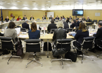 Oliver avisa en el pleno de Conestur que ‘no podemos caer en la autocomplacencia’