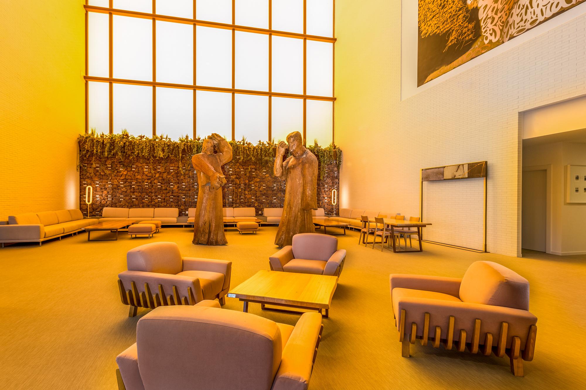 El hotel-museo Higuerón en Málaga alberga más de 400 obras de arte