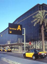El aeropuerto del Prat supera en julio, por primera vez en su historia, los 4 millones de pasajeros en un mes