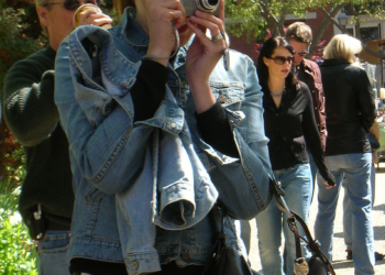 Madrid, Cataluña y Andalucía emiten más de la mitad de los turistas españoles