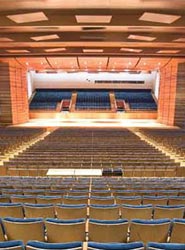 Los palacios de congresos de Galicia promocionan su oferta en el Aeropuerto Adolfo Suárez Madrid-Barajas