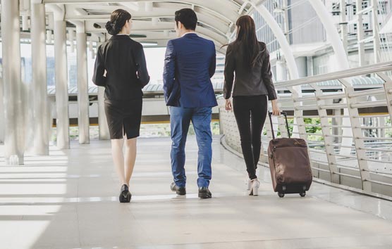 Los viajeros de negocios, satisfechos con sus viajes a pesar de los contratiempos