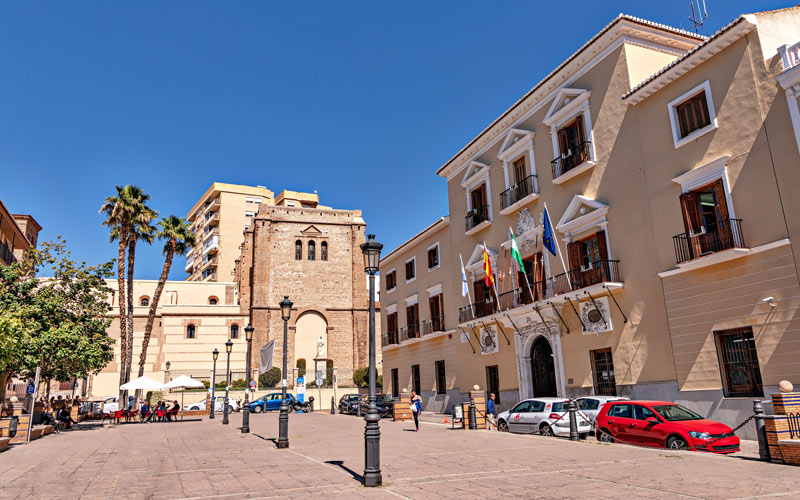 Omio lanza la iniciativa Adopta un Pueblo: Motril