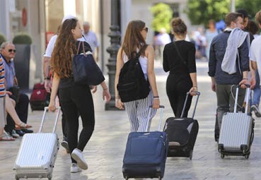 España pierde 12 millones de turistas en el inicio de 2021