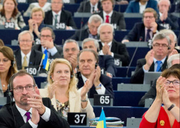 La Eurocámara urge a abordar el fenónemo de la economía colaborativa