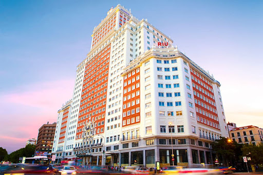 RIU Hotels & Resorts presenta Claud·IA, su nuevo chatbot basado en IA