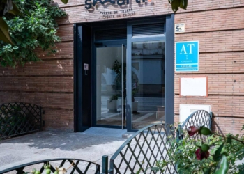 SmartRental Group inaugura la colección Smartr Sevilla Puente de Triana