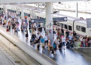 El 95% de los jóvenes españoles viajaría más en tren si los precios bajasen