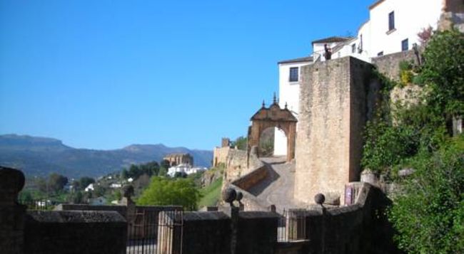 Turismo de Valencia sanciona la actividad de ocho bancos de camas en toda la región