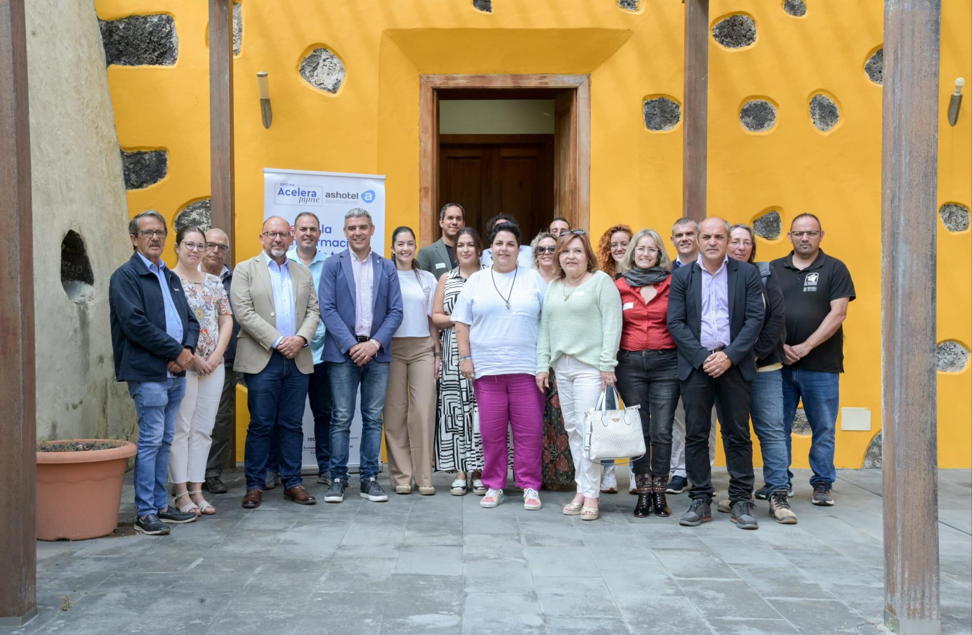 Pymes y autónomos herreños conocen casos de éxito de digitalización